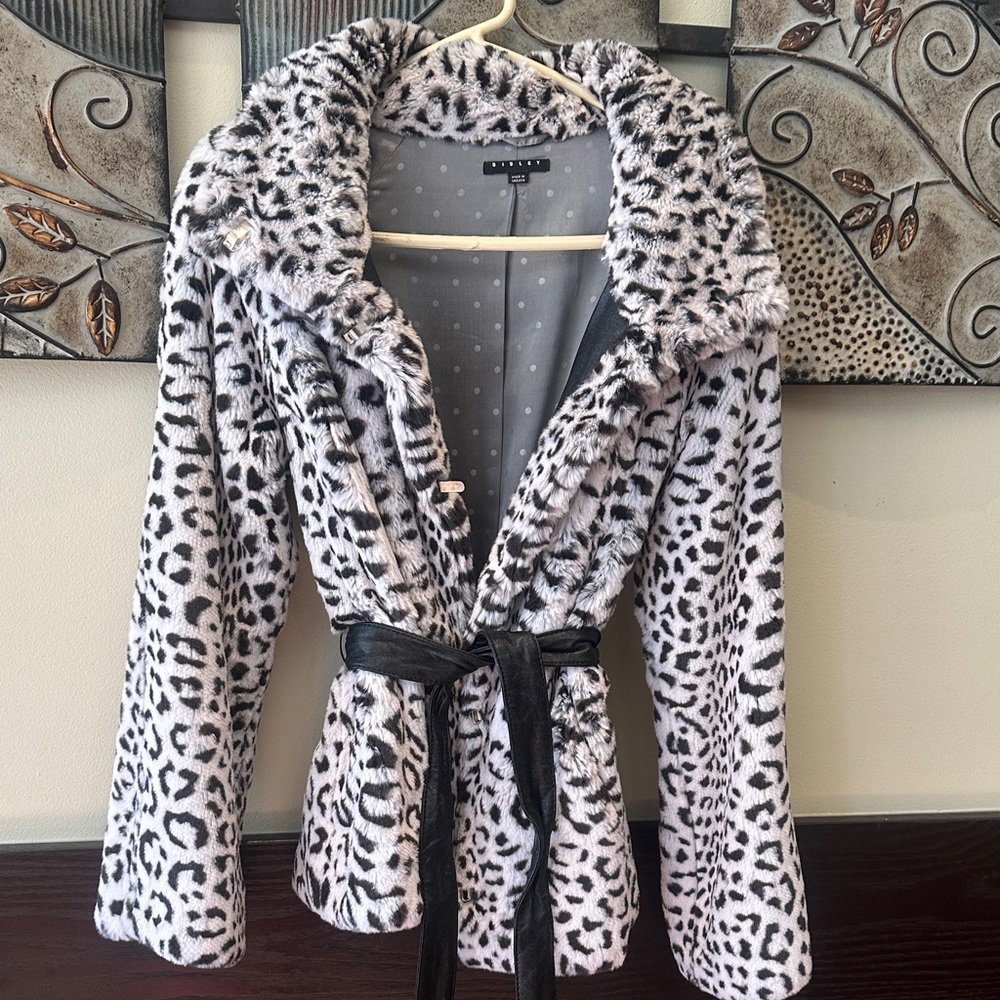 Sisley-Paris Faux Fur Jacket in Gray and Black v